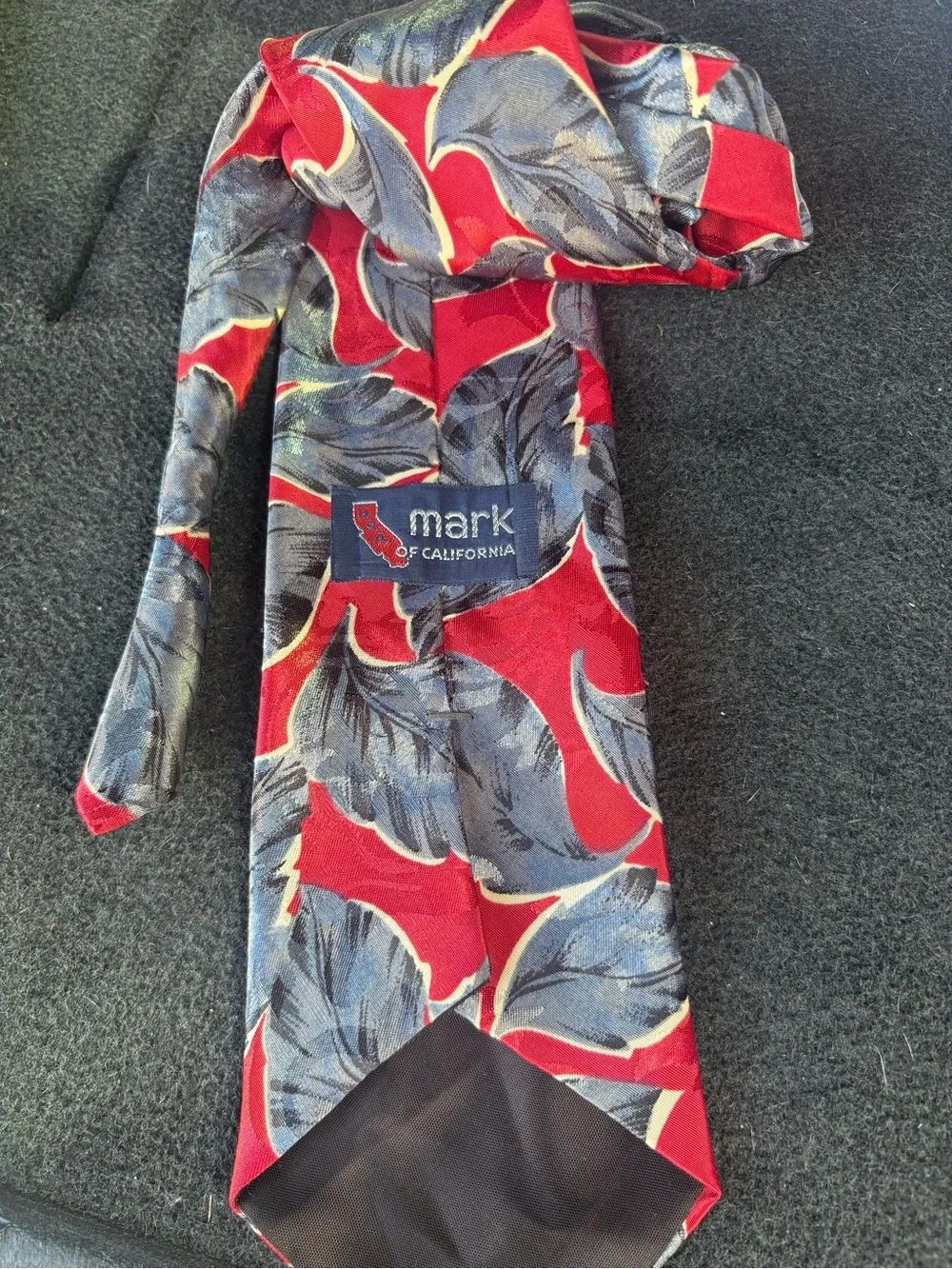 Red Leaf-Print Men's Tie with Blue Accents
